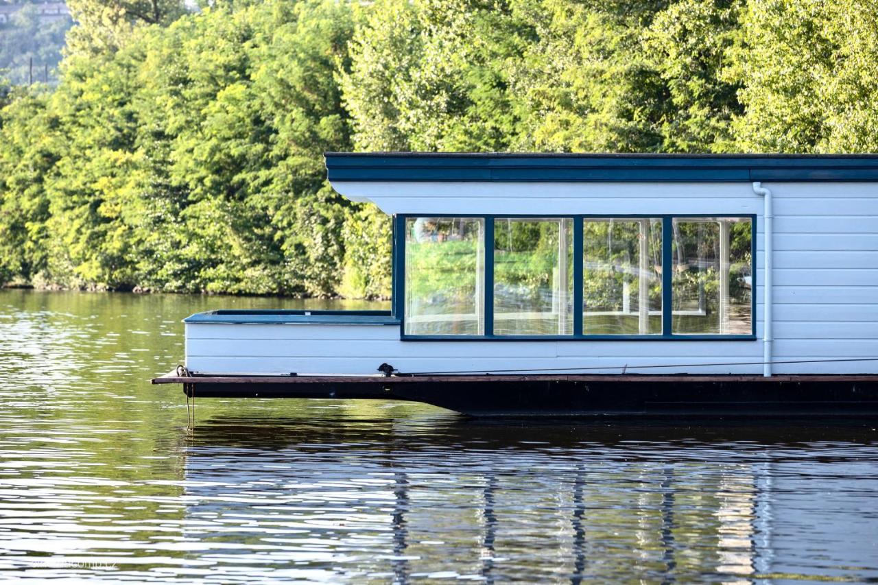 Houseboat - Place In Bådhotel