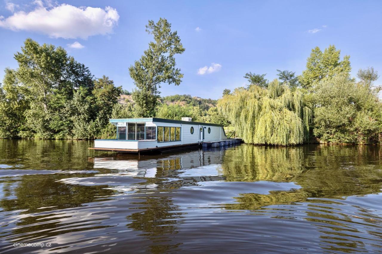 Houseboat - Place In Bådhotel